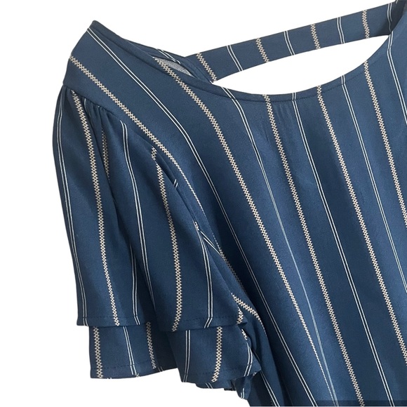 ηεω twenty second Pin-Stripe Open-Back Flutter-Sleeve Lightweight Scoop-Neck Top - Picture 9 of 11